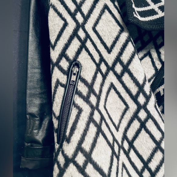 Pink martini wool and vegan leather blazer - Picture 5 of 5